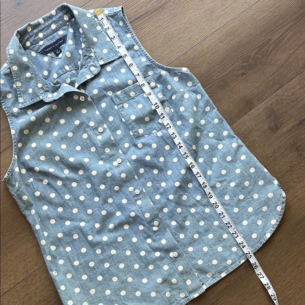 Tommy Hilfiger Light Blue Polka Dot Sleeveless Button-Down Shirt ! Medium - Picture 2 of 6